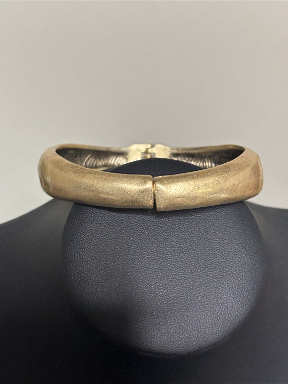 TS Signed Classic Gold Tone Hinged Bangle Geometric Bracelet